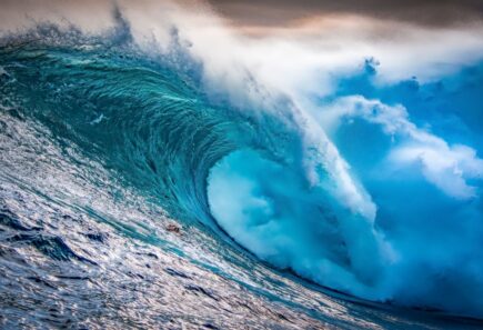 Breaking wave