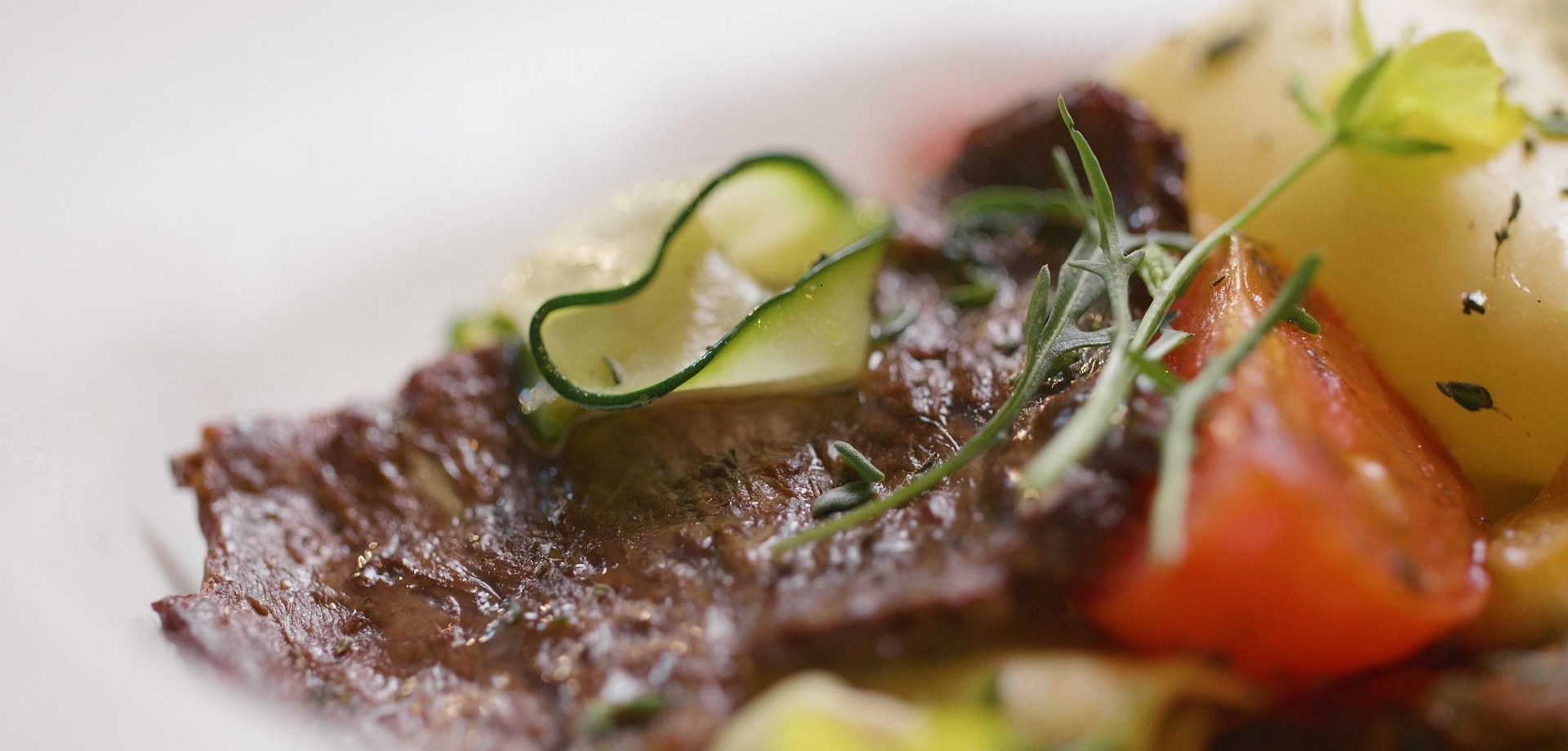 Cargill and aleph farms partner amid “surging” investment in cell-based meat says gfi executive 1 Close-up of plant-based meat