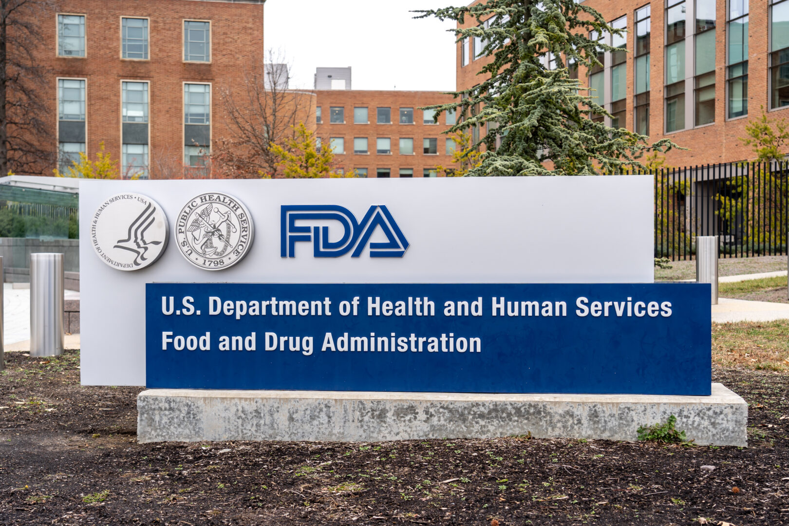 Gfi submits recommendations to fda for cultivated seafood labeling regulation 1 Fda building with sign out front