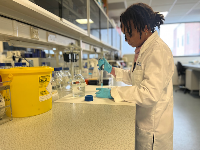 Vanessa haley-benjamin is laying the groundwork for cultivated mollusks 4 Vanessa lab 2 1
