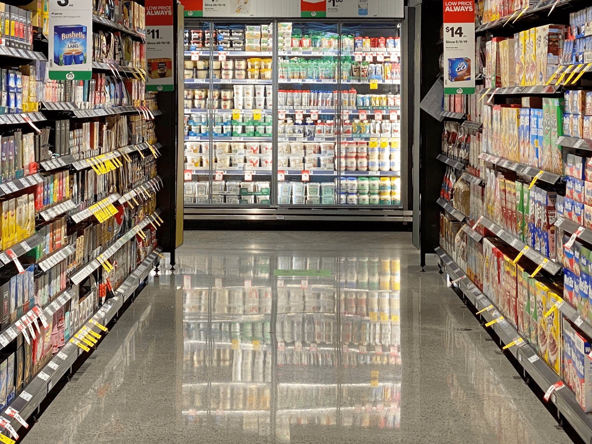 Americans understand plant-based meat labeling 1 An image of a grocery store aisle